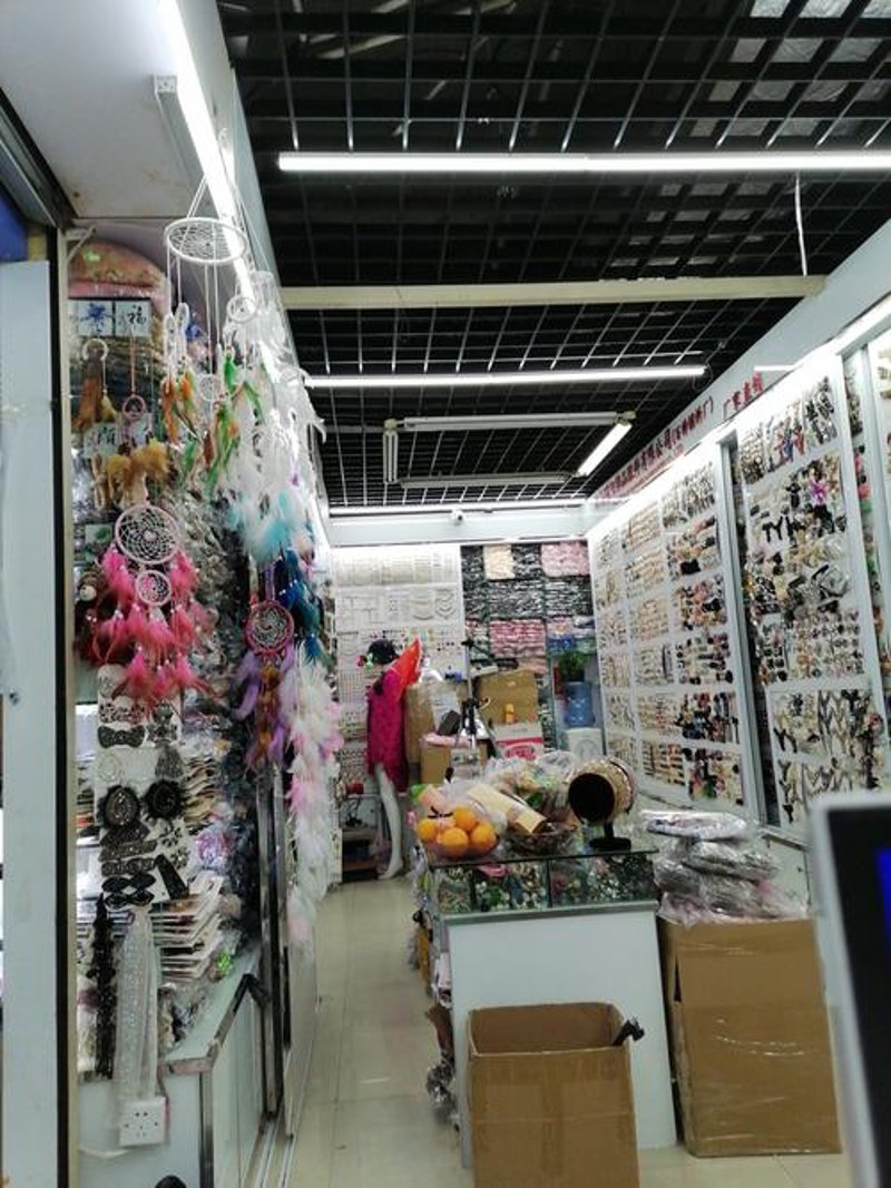戒指批发行业动态:抓住潮流趋势,抢占市场先机